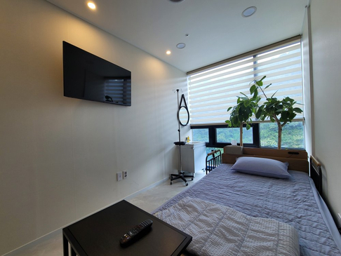 Slider image (5) Yonsei BH Clinic